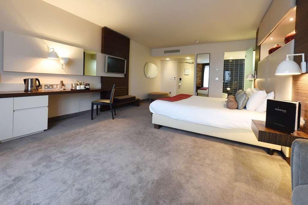 Absolute 4* Limerick Junction