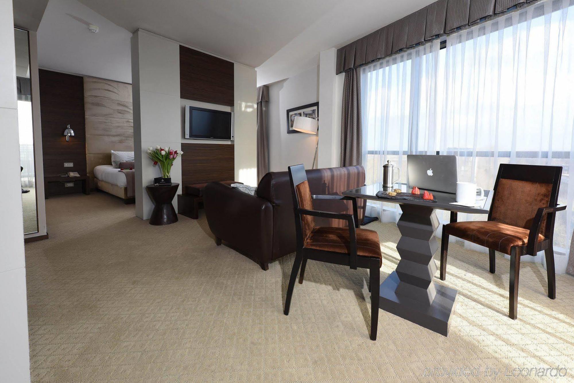 Hotel Absolute Limerick Junction